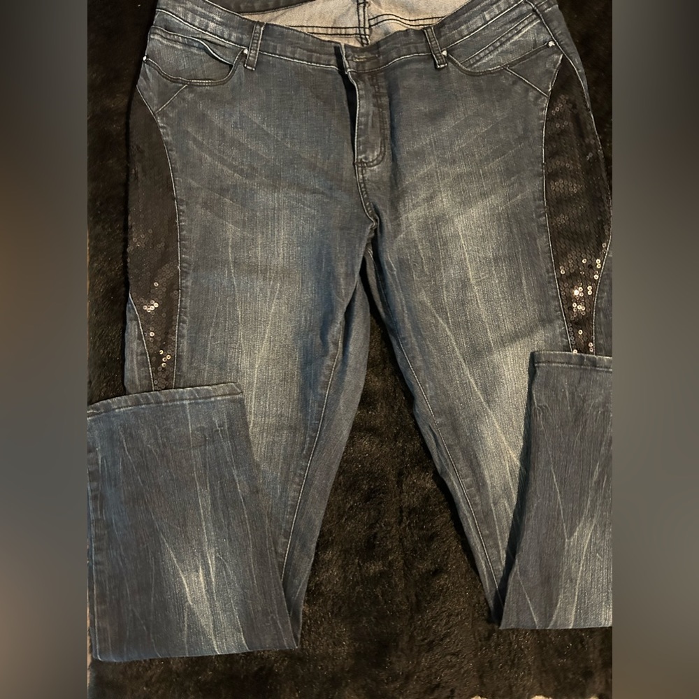 Ladies jeans with sequins on the pockets and side of legs. Ashley Stewart sz 20